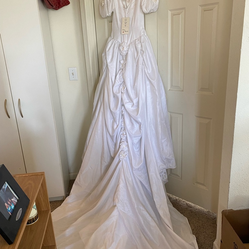 Vintage Lisa Marie wedding dress brand new - Picture 2 of 5